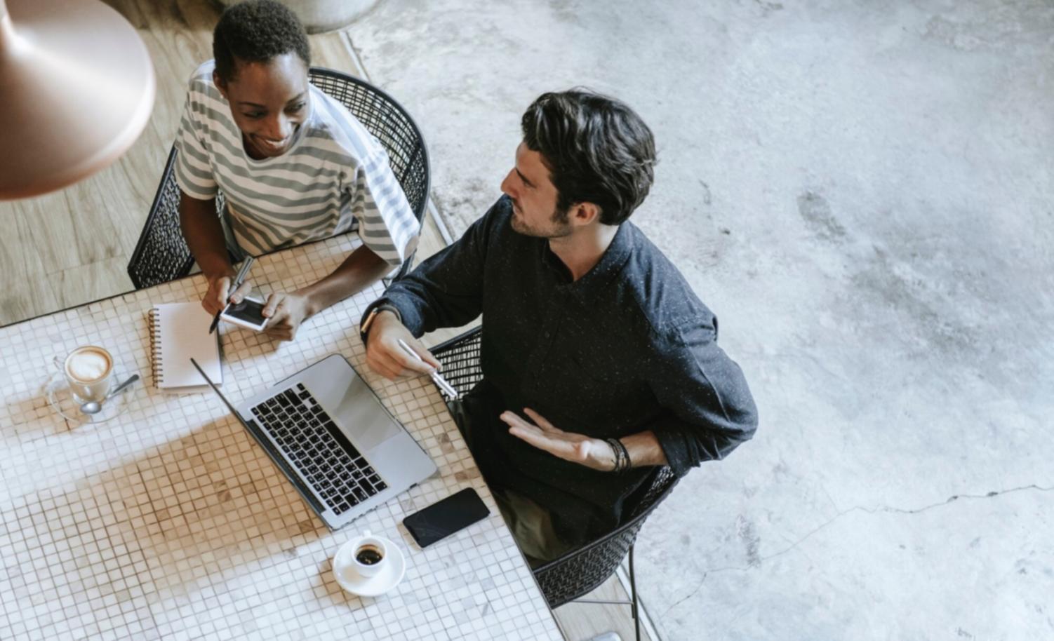 Ambiente de trabalho colaborativo na claromirava